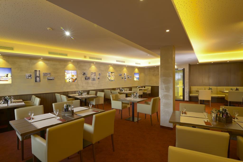Momentum Hotel Anif Exterior photo